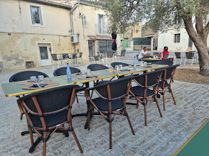 Terrasse sur la place