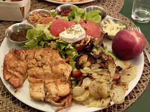 Assiette généreuse et salade composée